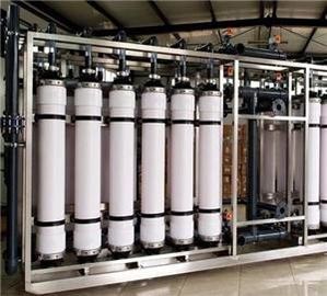 Cadena de producción del agua mineral tratamiento de aguas del uF