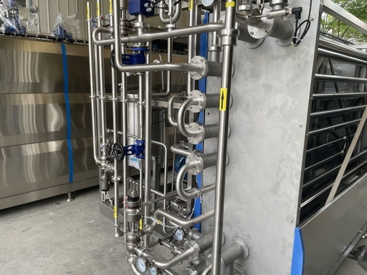 Eficiente y fácil de operar Esterilizador UHT para la línea de procesamiento de jugo de frutas / cerveza personalizado 500-20000L / H Equipo de esterilización tubular SUS304/316