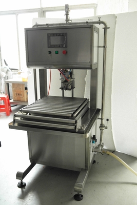 Máquina de llenado de BIB no aséptica personalizada SUS304/316 para bolsas de 1-25L en una caja de aceite / jugo / salsa de llenado con PLC