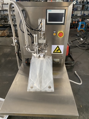 YGT Semi-Automático 1-25L Relleno BIB no aséptico para jugos de frutas / leche / aceite con PLC SUS304/316 hecho en China
