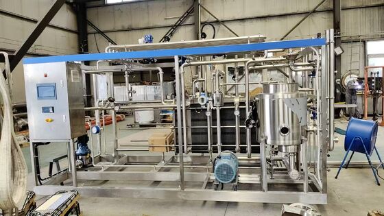 Alto costo de rendimiento del pasteurizador Capacidad dependiente de la condición de la máquina Características que apoyan el procesamiento térmico industrial