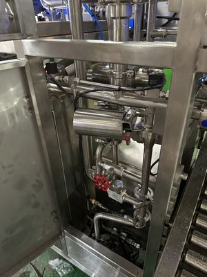 Personalice el sistema de llenado aséptico con sistema operativo PLC que ofrece una solución de llenado estéril para las industrias farmacéutica y médica.