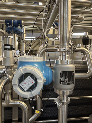 Entre 500 y 20000 litros por hora Capacidad de pasteurización Esterilizador de acero inoxidable 304 o 316 para procesamiento de alimentos y bebidas
